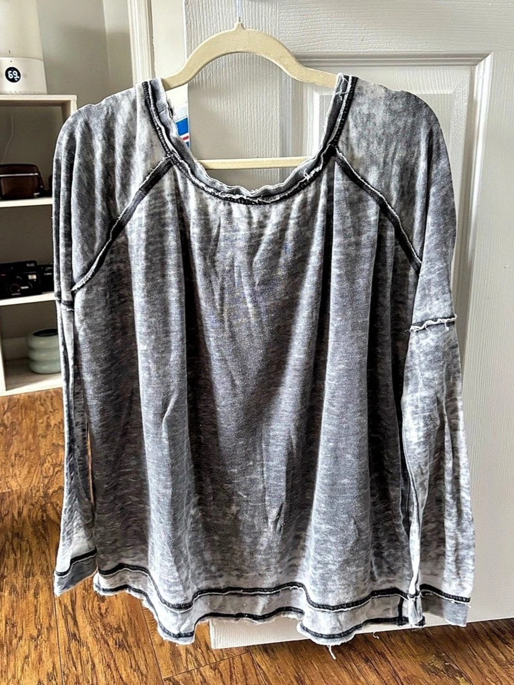 Free People Long Sleeve Top in Gray Size Small